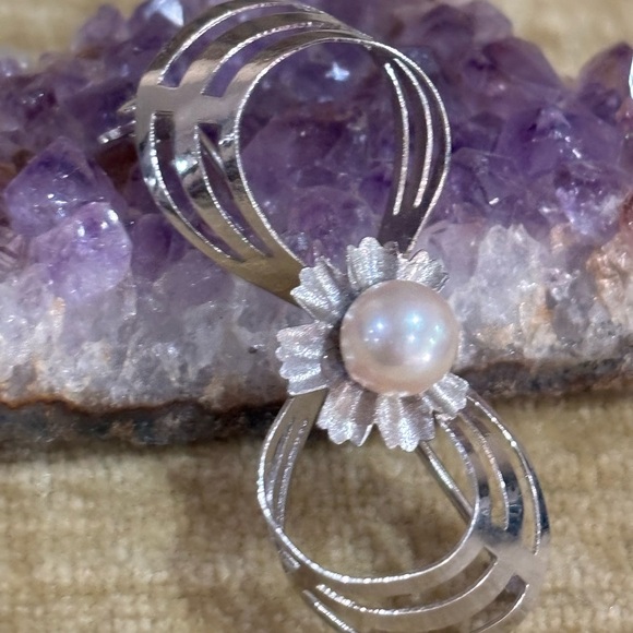 750 (18k) white gold MIKIMOTO pearl pin - Picture 2 of 4